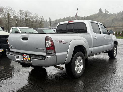 Used 2011 Toyota Tacoma PreRunner w/ TRD Sport Pkg image 7