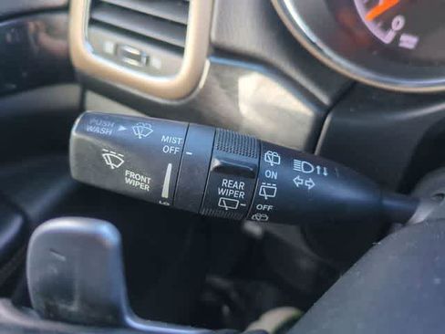 Used 2016 Jeep Grand Cherokee Laredo 75th Anniversary image 25