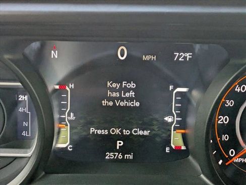 Certified 2025 Jeep Gladiator Sport image 10