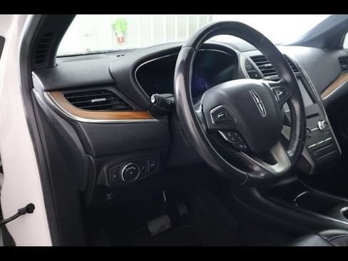 Used 2019 Lincoln MKC Reserve w/ MKC Technology Package FWD image 13