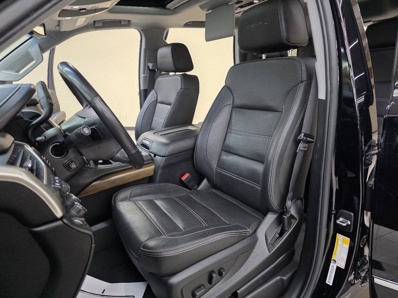 Used 2019 GMC Yukon Denali w/ Open Road Package AWD/4WD image 16