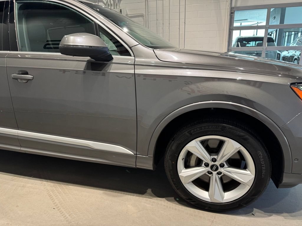 Used 2023 Audi Q7 2.0T Premium Plus w/ Premium Plus Package AWD/4WD image 4