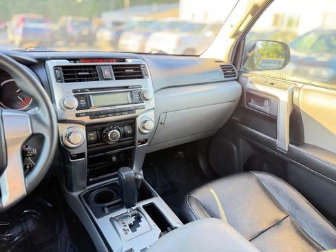 Used 2010 Toyota 4Runner SR5 AWD/4WD image 27