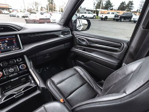 Used 2021 GMC Yukon XL Denali w/ Denali Ultimate Package image 27