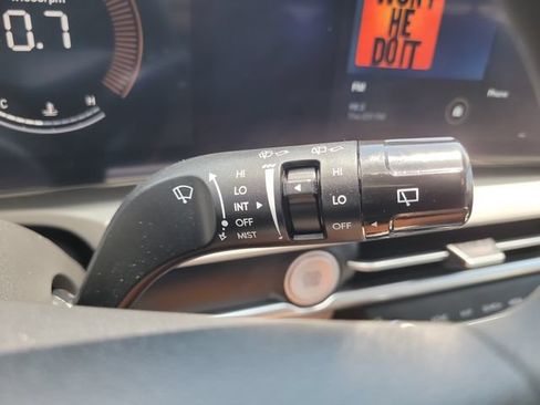 Used 2025 Hyundai Tucson SE FWD image 30