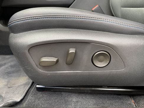 Used 2025 Chevrolet Equinox EV LT w/ Convenience Package FWD image 14