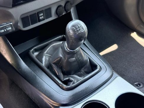 Used 2015 Toyota Tacoma 2WD Access Cab w/ SR5 Package image 34