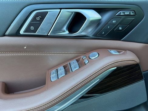 Certified 2024 BMW X7 xDrive40i w/ Premium Package image 12