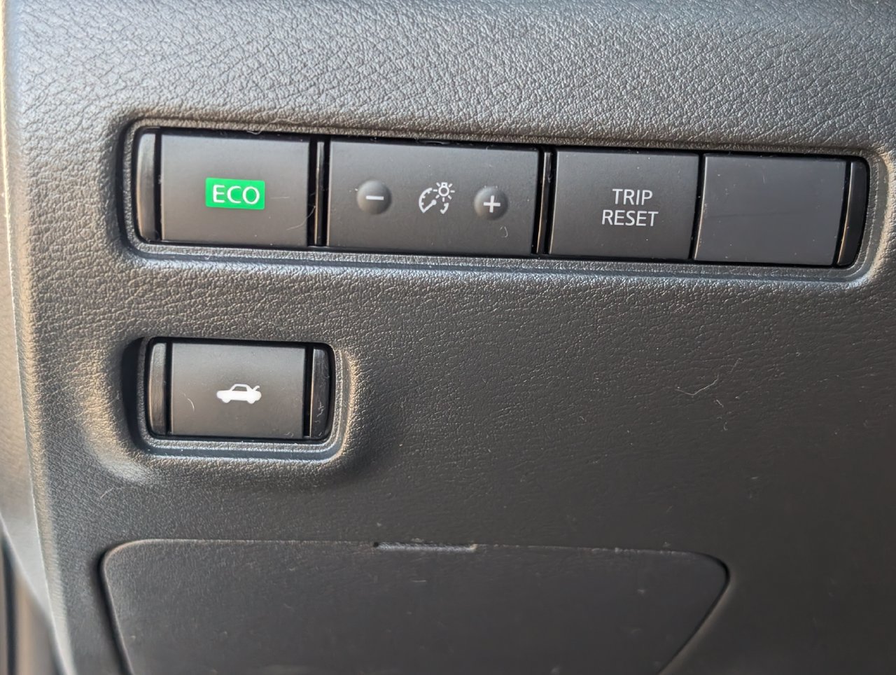 Used 2022 Nissan Sentra SR w/ SR Premium Package FWD image 24