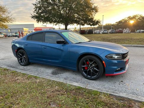 Used 2021 Dodge Charger SXT w/ Blacktop Package image 7
