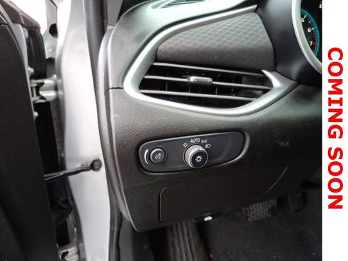 Used 2022 Chevrolet Malibu LT image 8