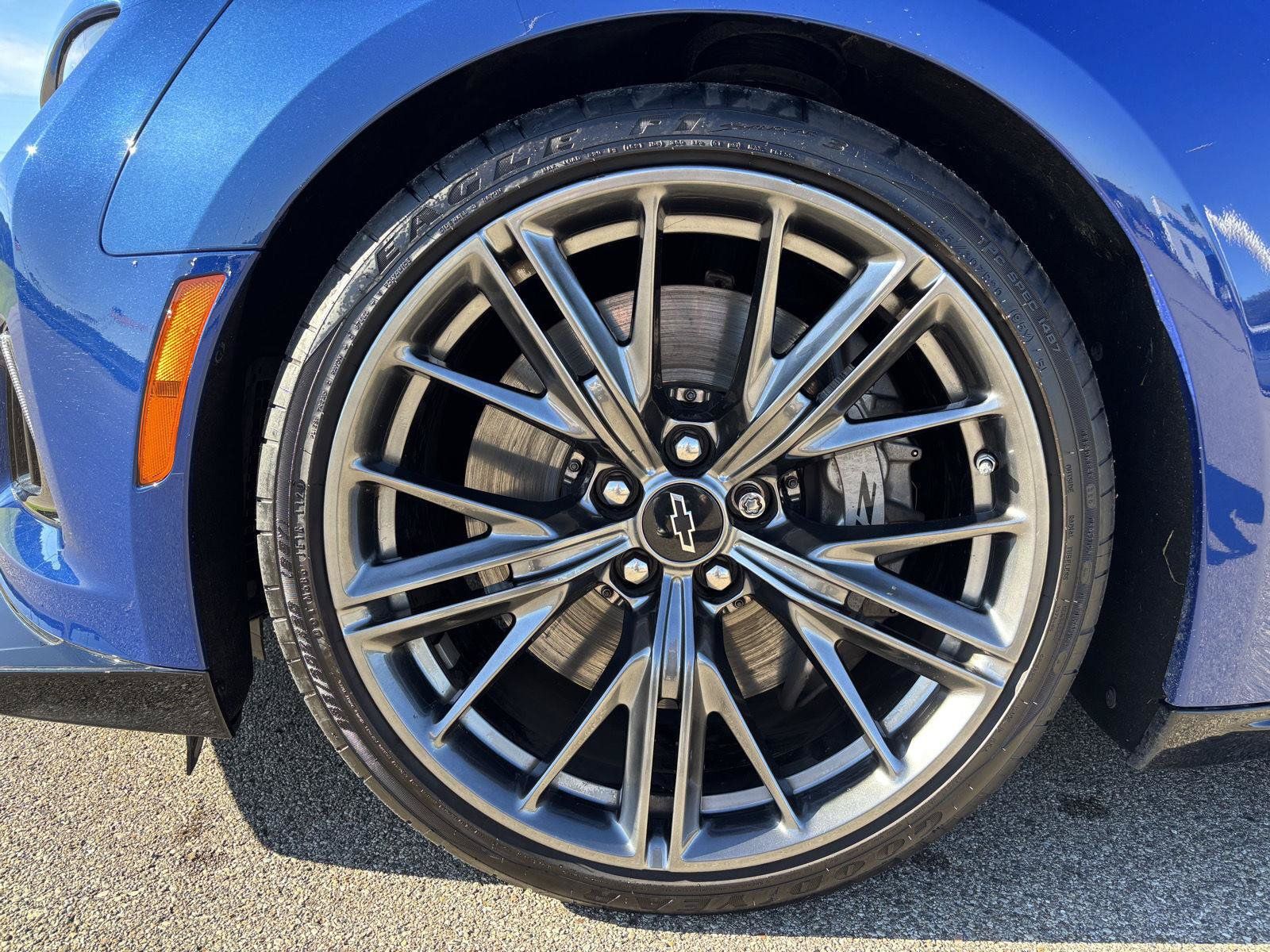 Used 2021 Chevrolet Camaro ZL1 RWD image 9