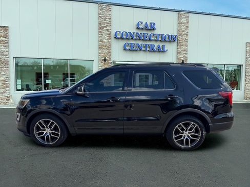 Used 2017 Ford Explorer Sport AWD/4WD image 2