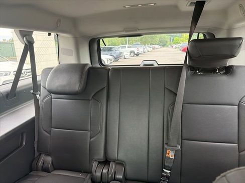 Used 2018 Chevrolet Suburban Premier AWD/4WD image 15