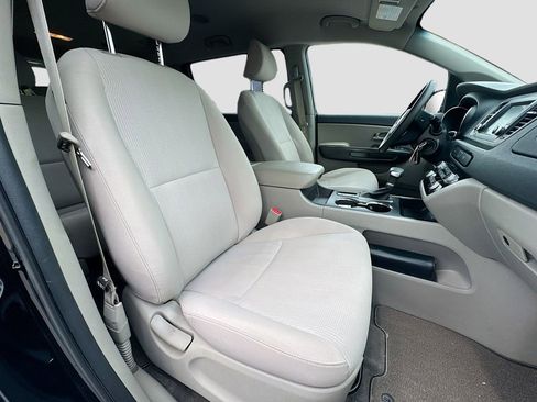 Used 2020 Kia Sedona LX FWD image 27