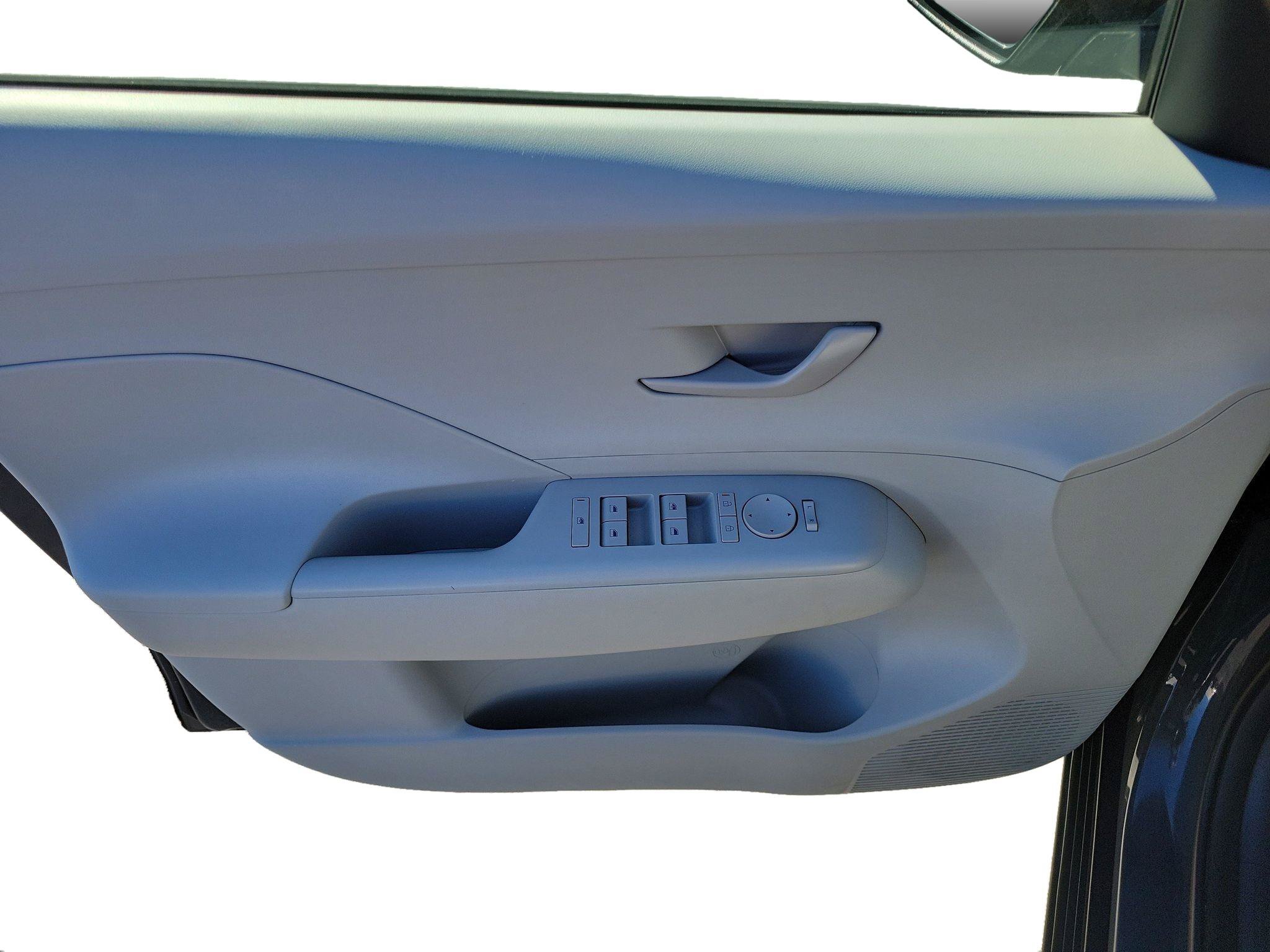 Used 2025 Hyundai Kona SEL AWD/4WD image 8