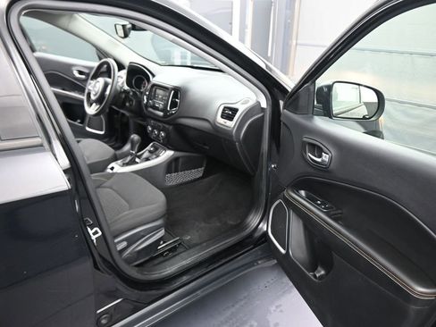 Used 2018 Jeep Compass Sport AWD/4WD image 44