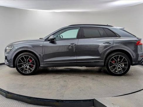 Used 2022 Audi Q8 Premium Plus w/ Premium Plus Package image 3