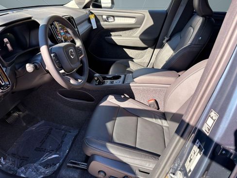 Certified 2026 Volvo XC40 B5 Core w/ Climate Package AWD/4WD image 5