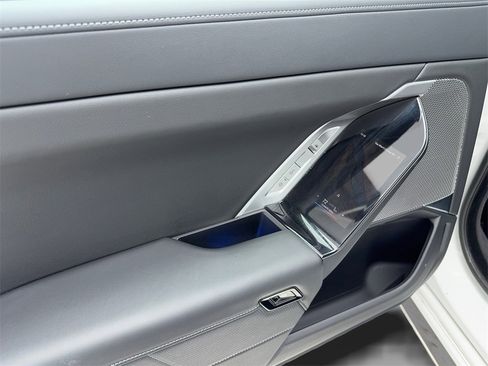 Used 2025 BMW 740i w/ Premium Package image 43