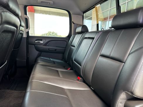 Used 2011 Chevrolet Silverado 2500 LTZ w/ LTZ Plus Package AWD/4WD image 15