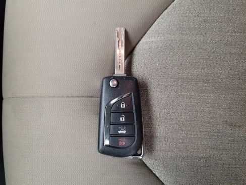 Used 2022 Toyota Camry LE FWD image 32