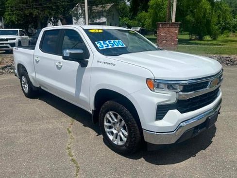 Used 2023 Chevrolet Silverado 1500 LT AWD/4WD image 2
