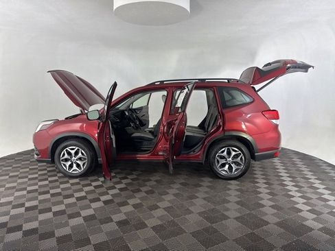 Used 2022 Subaru Forester Premium image 15