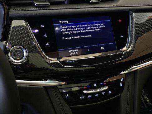 New 2025 Cadillac XT6 Sport w/ Technology Package image 29