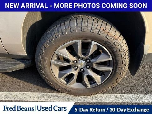 Used 2022 Chevrolet Suburban LT w/ Luxury Package AWD/4WD image 10