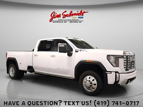 Used 2026 GMC Sierra 3500 Denali w/ Denali Reserve Package AWD/4WD image 1