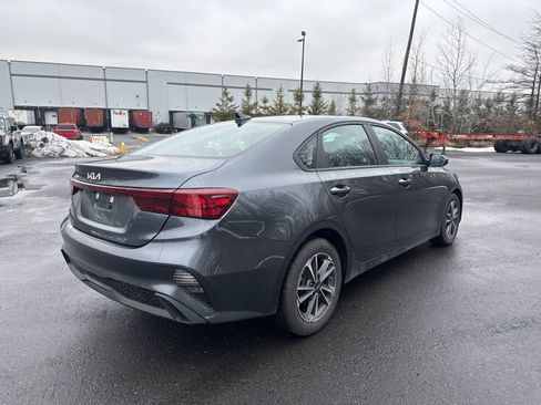 Used 2023 Kia Forte LXS image 4