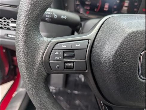Used 2025 Honda Accord SE image 7