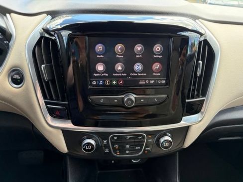 Used 2022 Chevrolet Traverse LS FWD image 23
