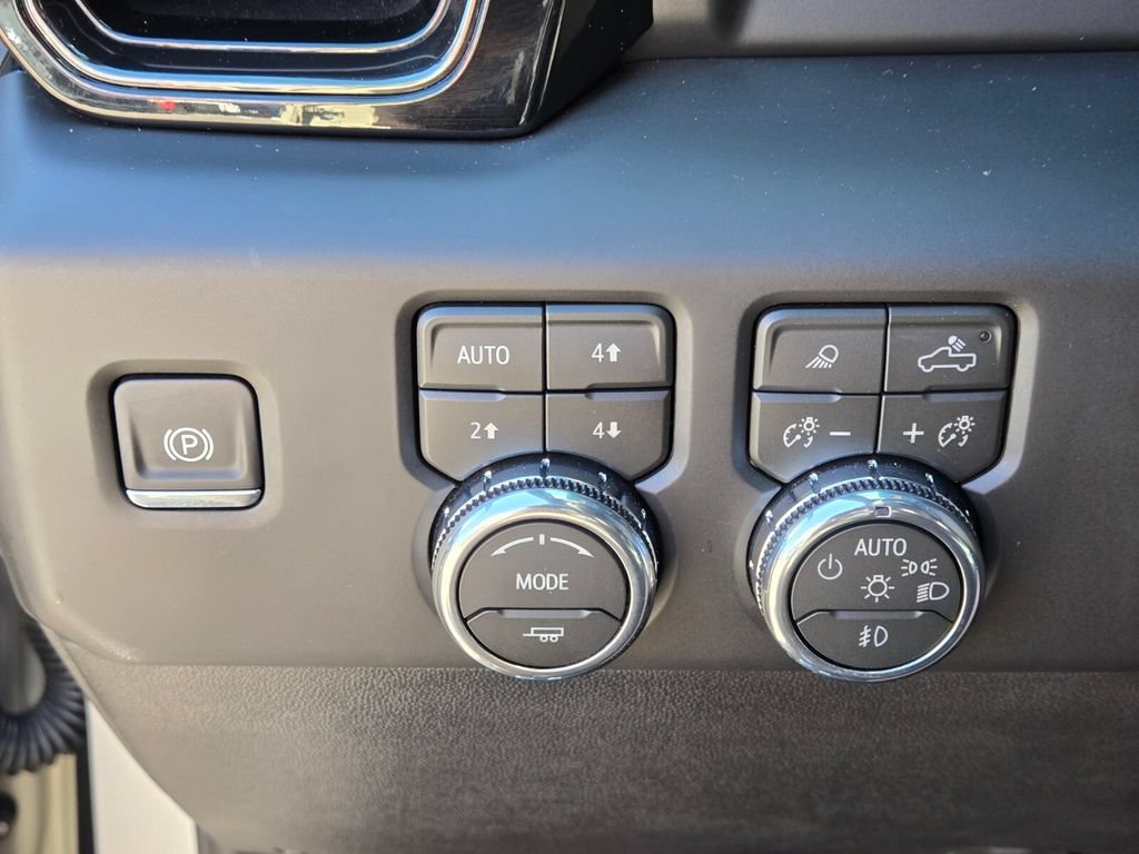 Used 2026 GMC Sierra 1500 AT4 w/ AT4 Premium Package AWD/4WD image 33