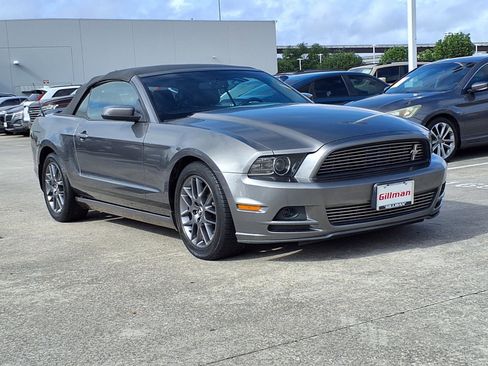 Used 2013 Ford Mustang Premium RWD image 2