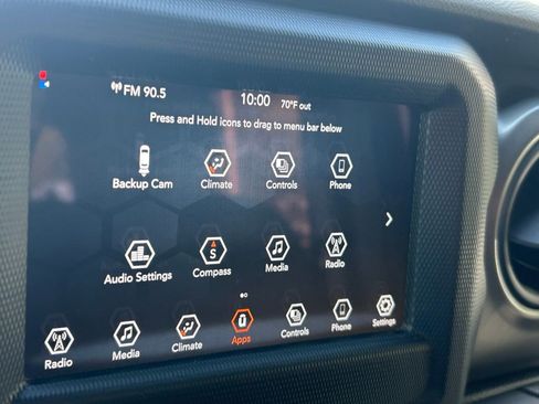 Used 2022 Jeep Wrangler Willys image 17