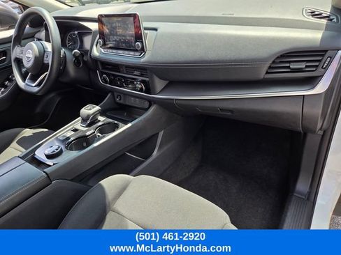 Used 2024 Nissan Rogue S AWD/4WD image 17