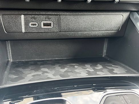 Used 2026 Chevrolet Colorado Trail Boss AWD/4WD image 37