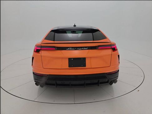 Used 2022 Lamborghini Urus image 6
