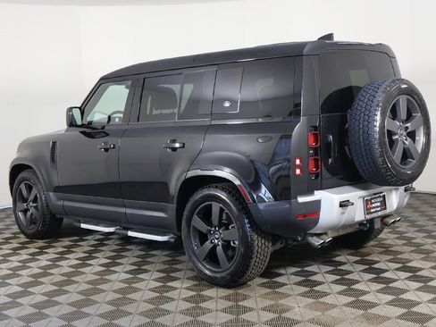 Used 2024 Land Rover Defender 110 SE image 11