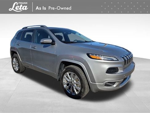 Used 2017 Jeep Cherokee Overland image 18