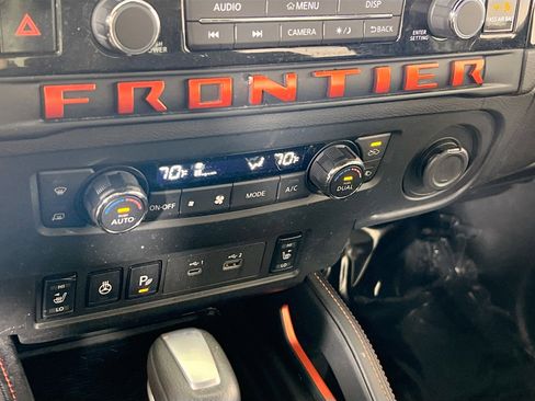 Used 2025 Nissan Frontier PRO-4X w/ Pro Convenience Package image 15