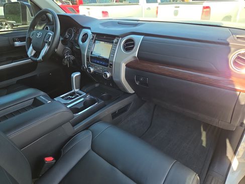 Used 2016 Toyota Tundra Limited w/ Limited Premium Package AWD/4WD image 19