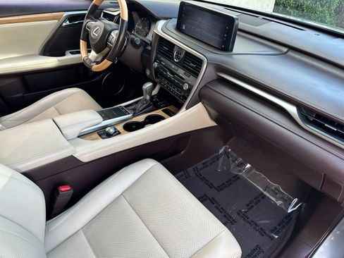 Used 2020 Lexus RX 350L FWD w/ Premium Package image 18