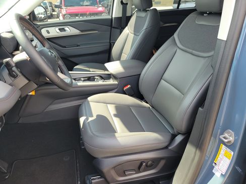 New 2025 Ford Explorer Active w/ Active Comfort Package image 14