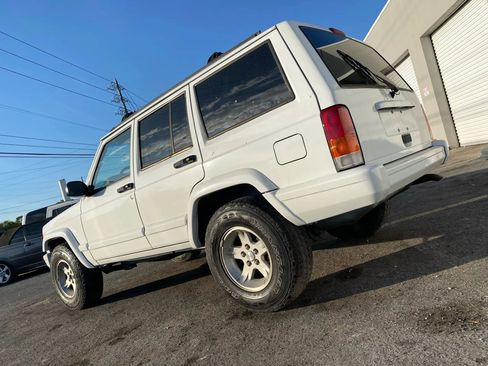 Used 1998 Jeep Cherokee 2WD 4-door image 4