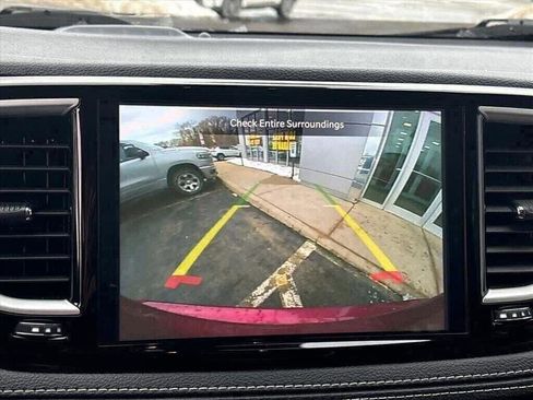 Used 2023 Chrysler Pacifica Touring-L w/ Uconnect Theater Family Group image 16