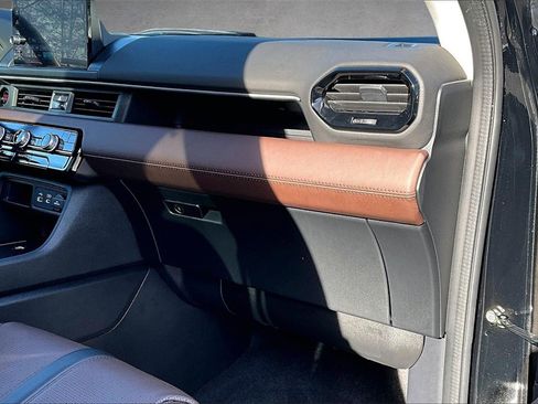 Used 2023 Honda Pilot Elite image 27