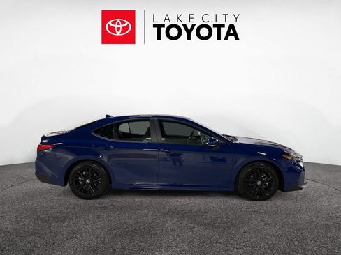 Used 2026 Toyota Camry SE image 9